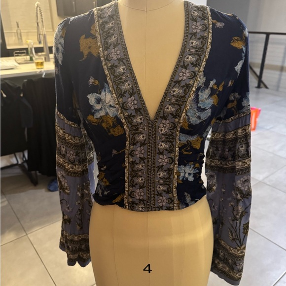 Adorable free People flowy top perfect condition - Picture 5 of 5